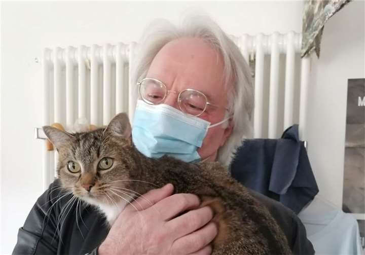 Die Familie von Cleo war völlig überrascht. Niemals hatten sie noch damit gerechnet, dass ihr Liebling wieder nach Hause zurückkommen würde. Foto: privat