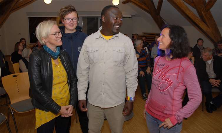 Die Familien Theisen-Welsch und Fuldner waren von ihren Reisen nach Kenia so begeistert, dass sie Eric nach Deutschland einluden. Fotos: KER