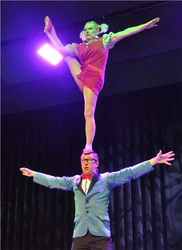 Die „Farellos“ begeisterten mit Einrad- und Akrobatik-Comedy.