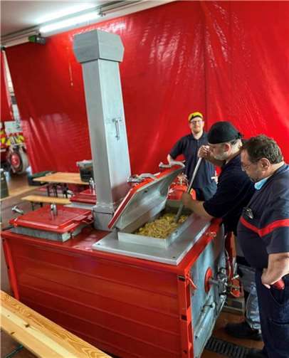 Die Feldküche der Mendiger Feuerwehr war drei Wochen im Einsatz. Fotos: privat