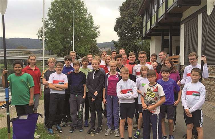 Die Ferien verlängern - wer hätte das nicht gerne! Ein gemeinsames Ruderwochenende kann das möglich machen. privat