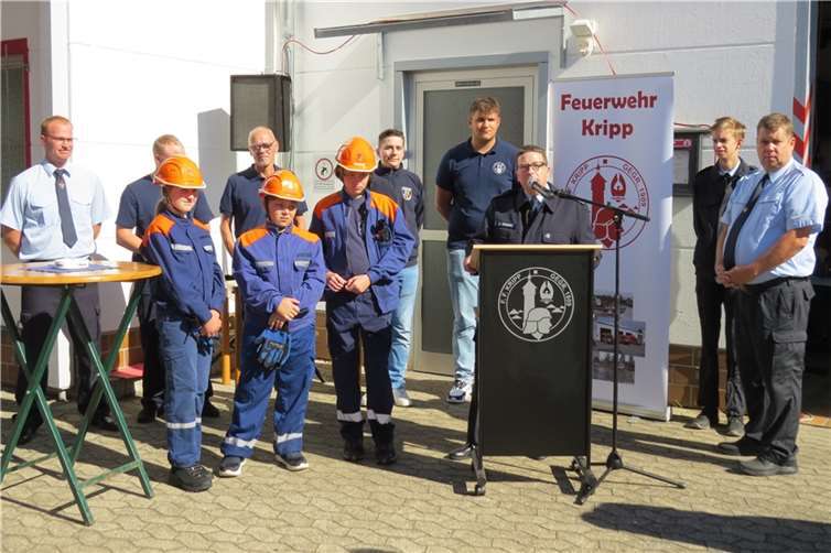 Die Festgesellschaft bei der Begrüßung. Fotos: AKR