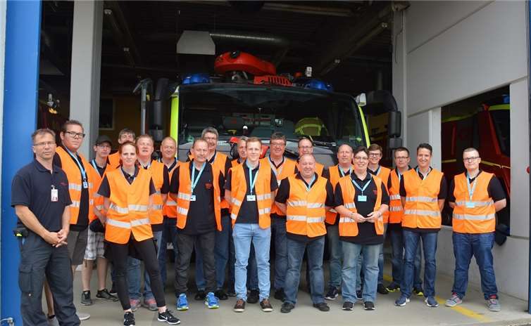 Die Feuerwehr Kirchspiel Anhausen stattete der Werkfeuerwehram Flughafen Köln/Bonn am vergangenen Samstag einen Besuch ab.privat
