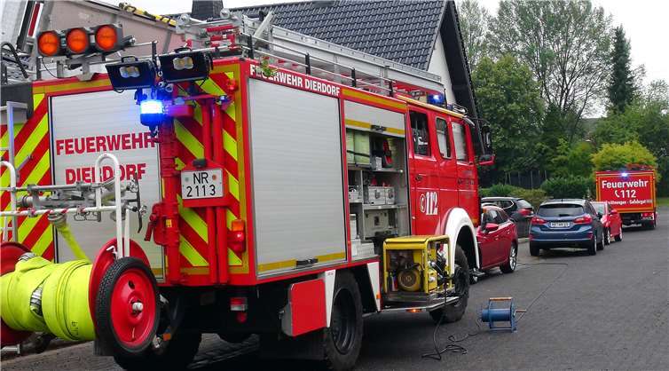 Die Feuerwehr beim Einsatz in der Rheinstraße.Foto: Feuerwehr VG Dierdorf