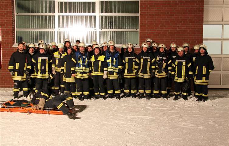 Die Feuerwehren aus Nürburg, Drees und Meuspath probten gemeinsam den Ernstfall. privat