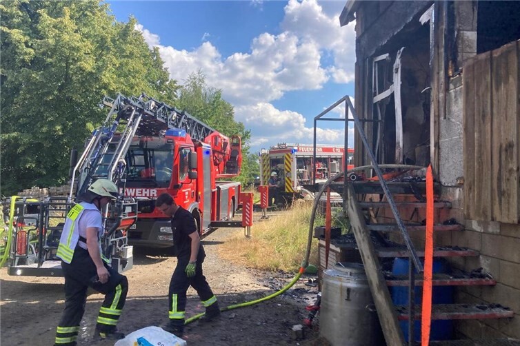 Die Feuerwehren der Region arbeiteten im Kampf gegen die Flammen zusammen.