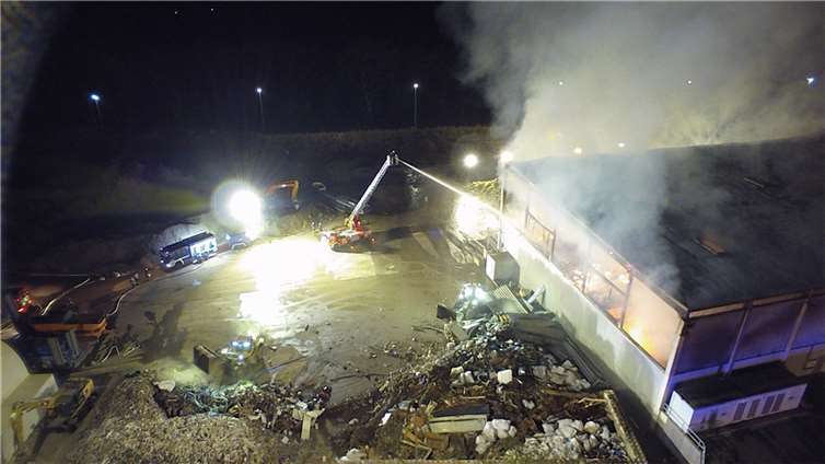 Die Feuerwehren im Einsatz.  Foto: FFW Brohtal