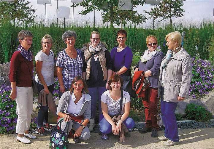 Die Feuerwehrfrauen in Zülpich bei der Landesgartenschau. T. Lampersbach