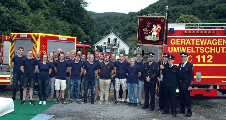 Die Feuerwehrkameradinnen und Feuerwehrkameraden der Freiwilligen Feuerwehr Ahrbrück.