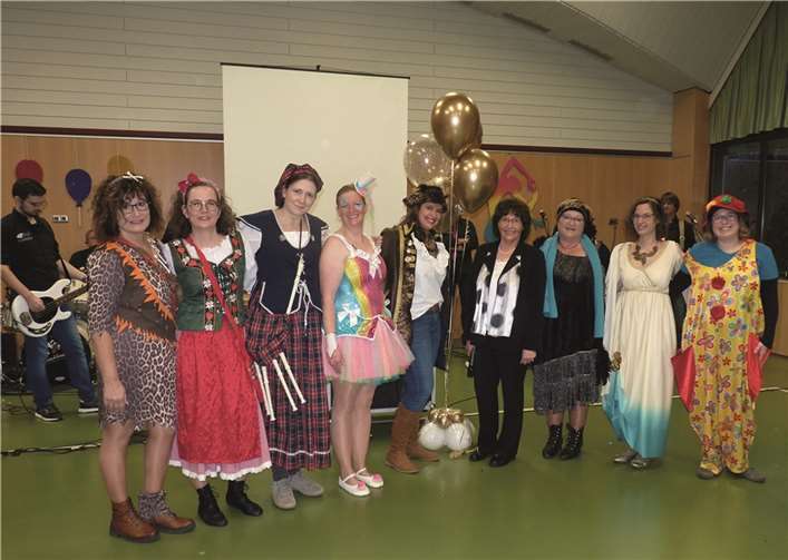 Die Fidelen Möhnen der KGN hatten sich als Geburtstagsüberraschung ein ganz besonderes Tanz-Potpourri ausgedacht.