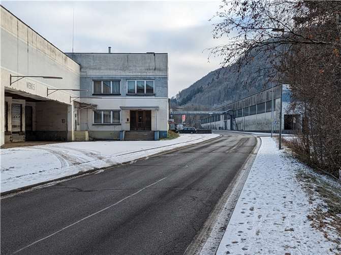 Ahrtal: In Ahrbrück entsteht neuer Wohnraum für Flutbetroffene Die Firma Brohl Wellpappe in Ahrbrück. Foto: VG Altenahr