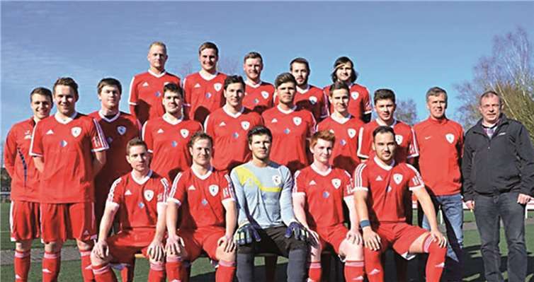 Die Firma TWE Dierdorf sponserte der zweiten Mannschaft der SG Puderbach neue Trikots.privat