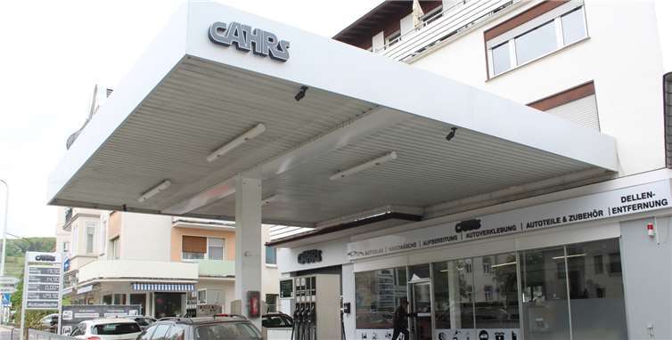 Die Firma „cAHRs“ in der Wilhelmstraße 44 bringt ihr Auto wieder auf Hochglanz. -DU-