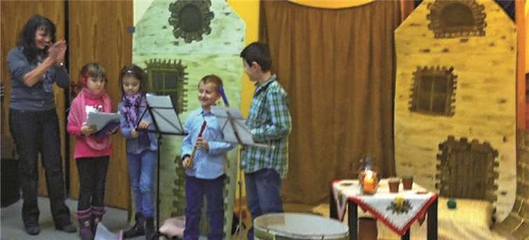Die Flötenkinder der Musikschule zeigten mit Liedern rund um Weihnachten ihr Können. Privat