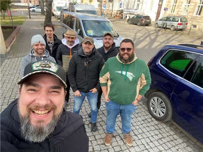 Die Fluchtpaten. Fotos: Fluchtpaten