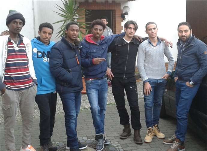 Die Flüchtlinge in Weitersburg konnten sich über winterfestes Schuhwerk freuen. privat