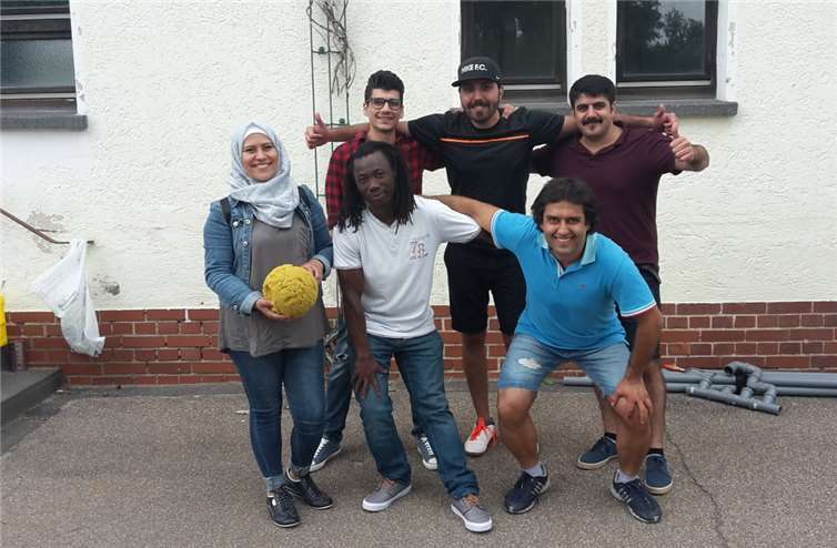 Die Flügelstürmer: erster Karthäuser Meister im „Lebend-Kicker“.privat