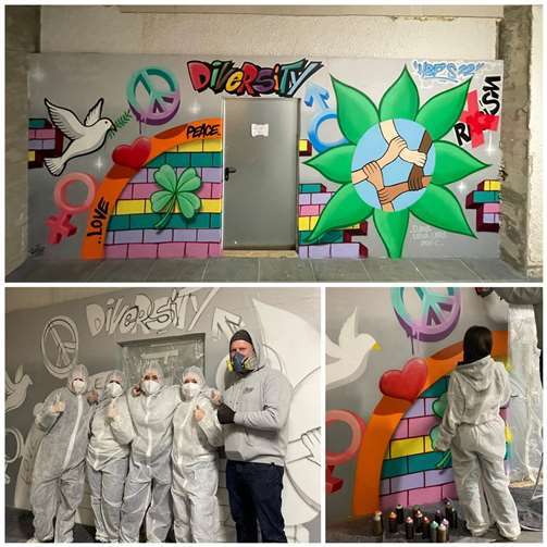Die Flure der von der Flut betroffenen BBS Ahrweiler wurden durch Graffiti verschönert.  Fotos: privat