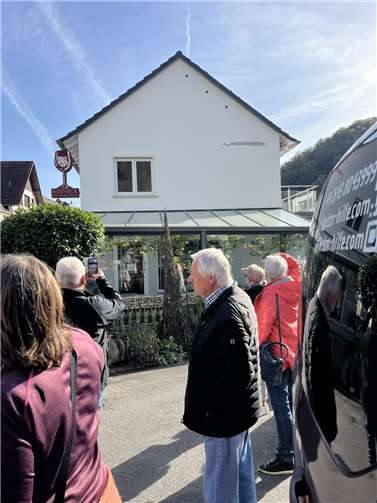 Die Flut in der Nacht stand an der obigen schwarzen Markierung.