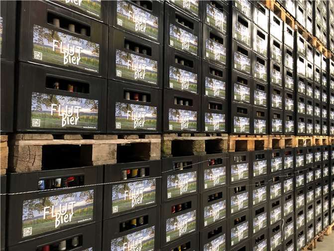 Flutbier-Aktion läuft auf Hochtouren Die Flutbier-Aktion ist ein voller Erfolg. Foto: privat