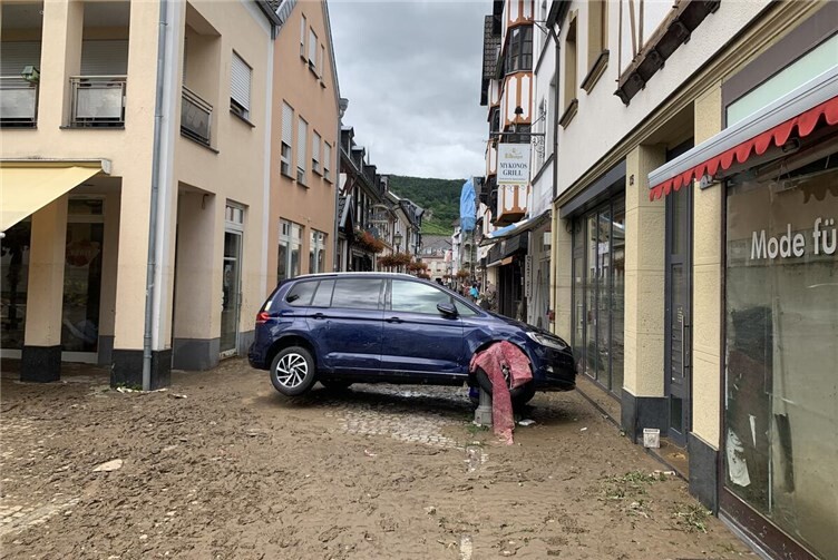 Die Flutkatastrophe hinterließ schwere Zerstörungen und zahlreiche Tote. Foto: ROB