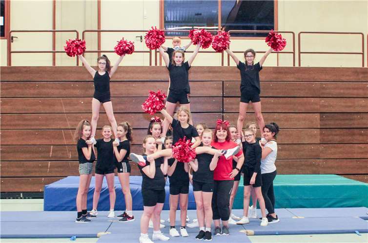 Die Flying Angelz wreden das Team der Raiders mit voller Power anfeuern. Foto: privat