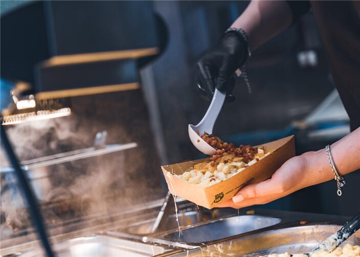 Die Foodtruckmeile versteht sich als Treffpunkt für Genießer, Familien und Musikliebhaber.