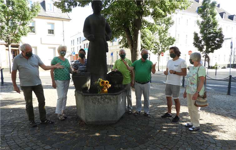 Die Fraktion Bündnis 90 / Die Grünen informierte sich vor Ort zum Thema „Marktplatzgestaltung.Foto: Bündnis 90 / Die Grünen im Stadtrat Neuwied