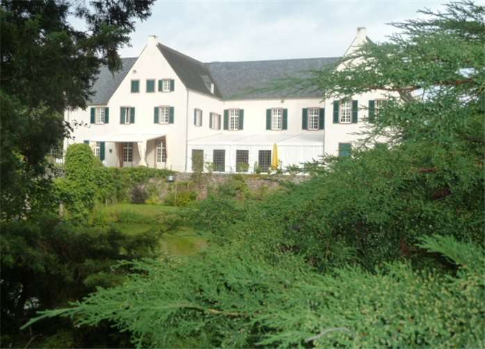 Die Fraktion „Die Swisttaler“ will keinen Naturfriedhof im Burgpark Heimerzheim. privat