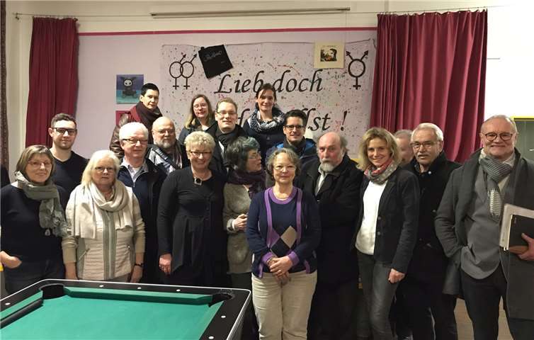 Die Fraktionsmitglieder beim Besuch der Jugendbegegnungsstätte. privat