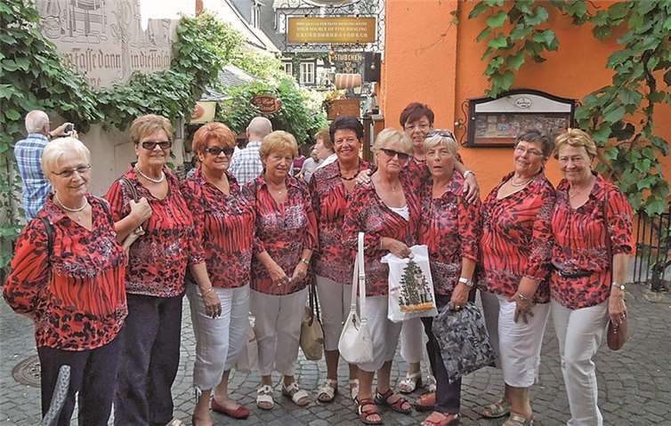 Die Frauen-Montagsriege des Turnvereins Remagen bei ihrem Jahresausflug in Rüdesheim. privat