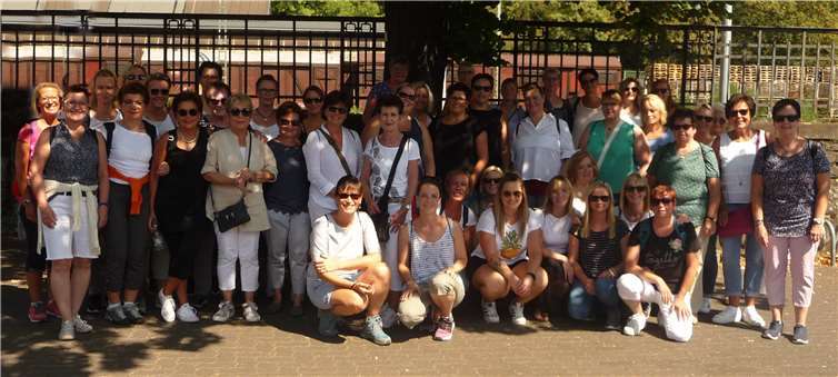 Die Frauen der Stadtsoldaten auf Tour.privat