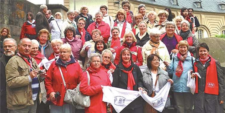 Die Frauen der kfd-Neuwied nahmen an der alljährlichen Springprozession in Echternach teil. privat