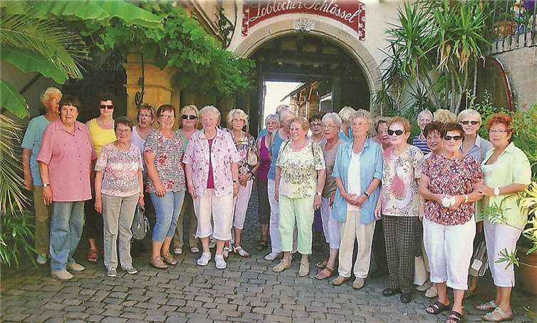 Die Frauen des DHB-Bendorf verbrachten einen schönen Tag in der Pfalz.privat