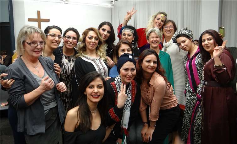 Die Frauen genossen unbeschwerte Stunden, in denen frauentypische Themen wie Mode, Musik und leckere, leichte Speisen die Hauptrolle spielten.privat