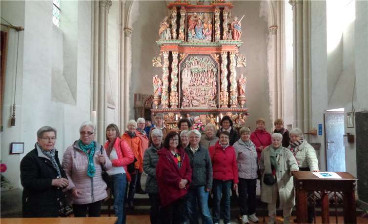 Die Frauen spendeten für die Pflege der schönen Kapelle.