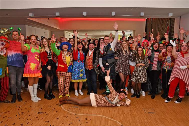 Die Frauen übernahmen in der Kreisverwaltung Mayen-Koblenz an Schwerdonnerstag das Sagen. Foto: Kreisverwaltung MYK/Damian Morcinek