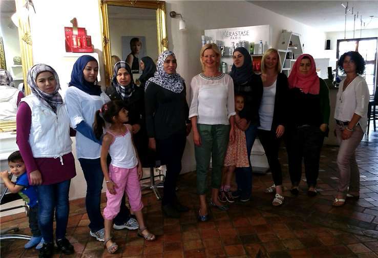 Die Frauen und Mütter aus Syrien freuten sich herzlich über die "Verwöhnzeit" bei Petra Weinand und ihrem Team. privat