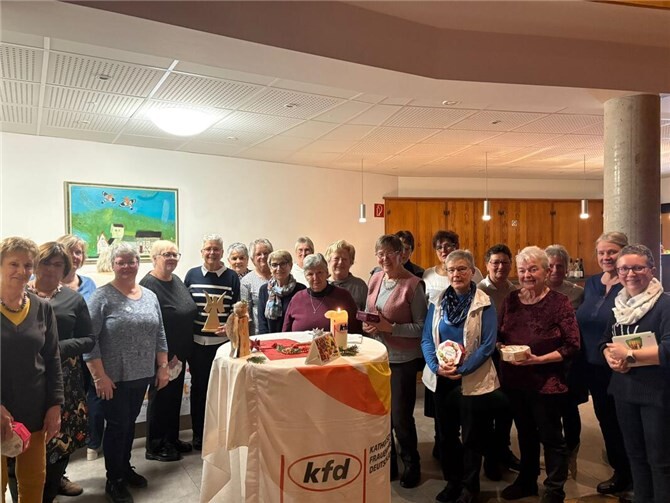 Die Frauen verbrachten einen adventlichen Nachmittag in Hausen.  Foto: Marlies Engels