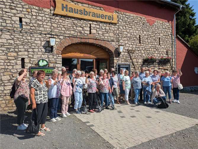 Die Frauengemeinschaft Laubach genoss eine vielfältige Auswahl an regionalen Köstlichkeiten.  Foto: Gerdi Faber