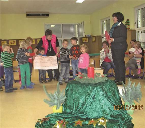 Die Frauengemeinschaft St. Remaclus Cochem-Cond überraschte die Kita mit einer großzügigen Spende.  Privat