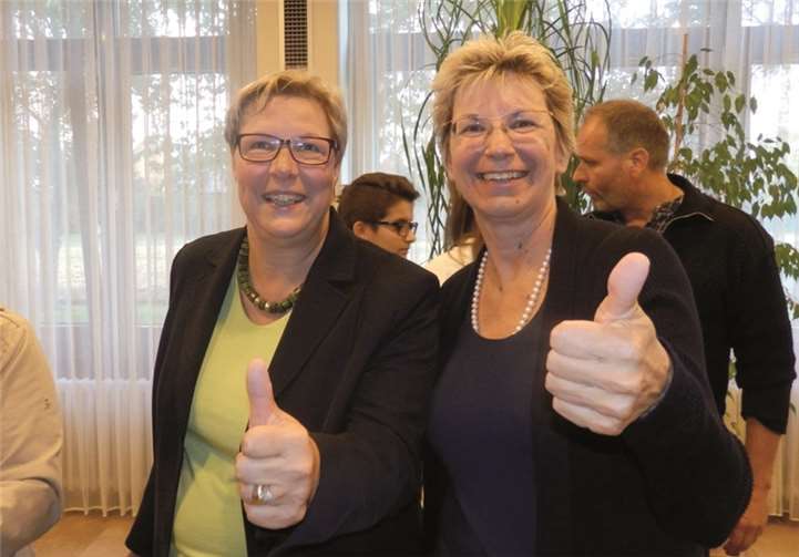 Die Frauenunion Swisttal gratulierte ihrem VorstandsmitgliedPetra Kalkbrenner (l.) ganz herzlich zur erfolgreichen Wahl.privat