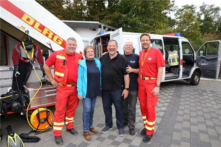 Die Freie Wählergruppe Andernach e.V. war zu Besuch bei der DLRG Andernach. Foto: privat