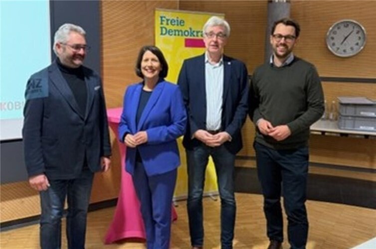 Die Freien Demokraten haben deshalb zwei zentrale Akteure eingeladen, um bei einer Bürgerinformationsveranstaltung über den aktuellen Stand und die Perspektiven zu sprechen: Verkehrsministerin und FDP-Landesvorsitzende Daniela Schmitt sowie Dr.-Ing. Kai Mifka, Leiter des Tiefbauamtes der Stadt Koblenz. Foto: FDP Koblenz