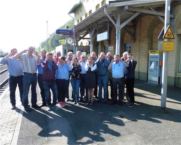 Die Freien Wähler im Kreis Ahrweiler bei einem Ortstermin am Bahnhof Brohl.Foto: privat