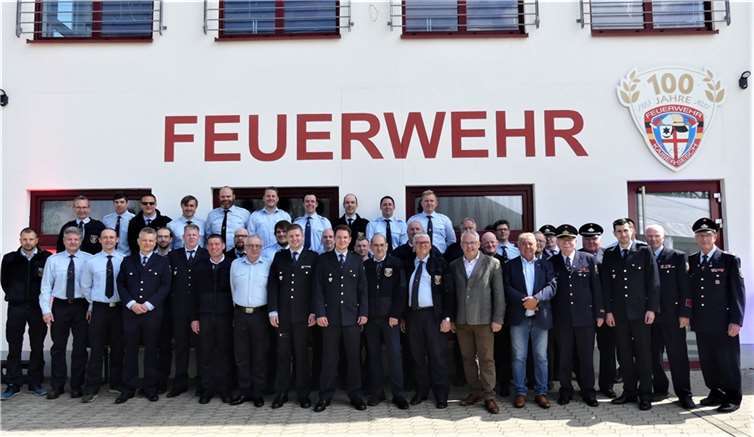 Die Freiwillige Feuerwehr Kaisersesch feierte ihr 100. Gründungsjubiläum mit einem großen Fest vor der eigenen Haustür. Fotos: TE