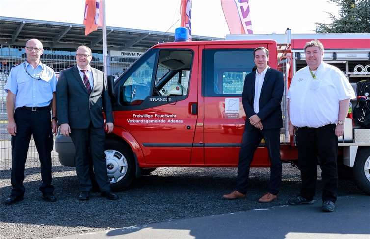 Die Freiwillige Feuerwehr der Verbandsgemeinde Adenau und der Nürburgring sind offizieller Partner: Dieter Merten, Guido Nisius, Mirco Markfort und Manfred Strack (von links nach rechts).Nürburgring/Gruppe C