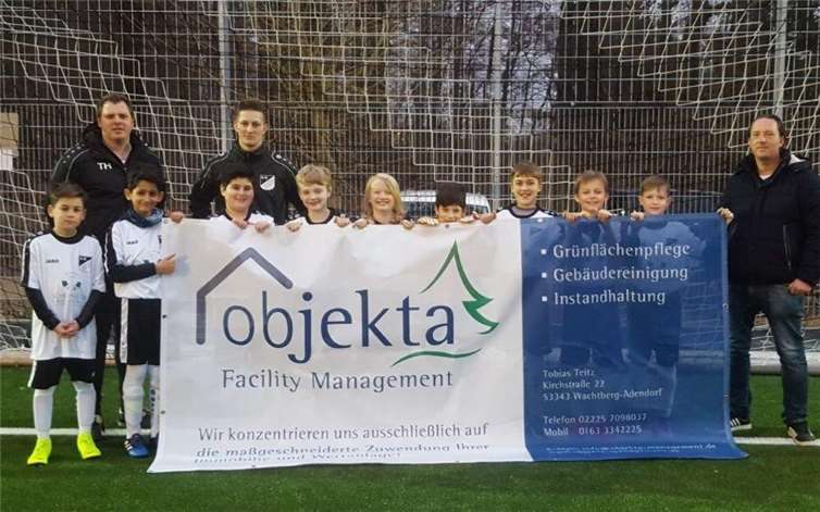 Die Freude bei den Fußballern des SVA und dem Vorstand ist nicht zu übersehen.Foto: privat