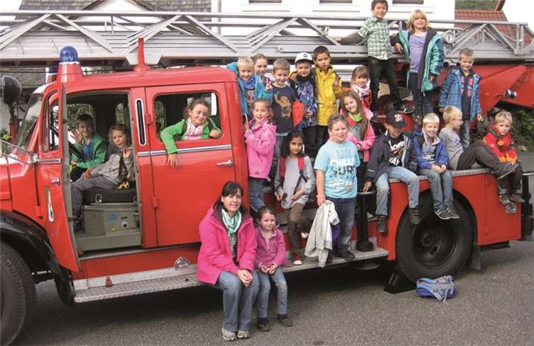 Die Freude das Feuerwehrauto erkunden zu dürfen war groß.Privat