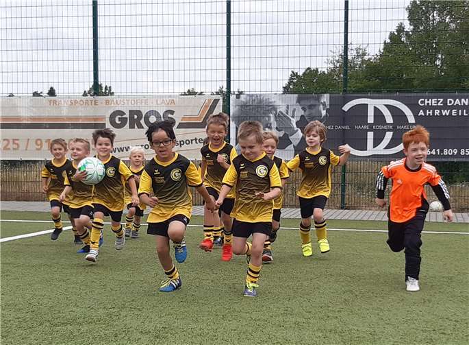 Die Freude der vier- bis sechsjährigen Fußballbegeisterten ist offensichtlich. Foto: privat